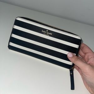 Kate Spade zip around Michelle wallet